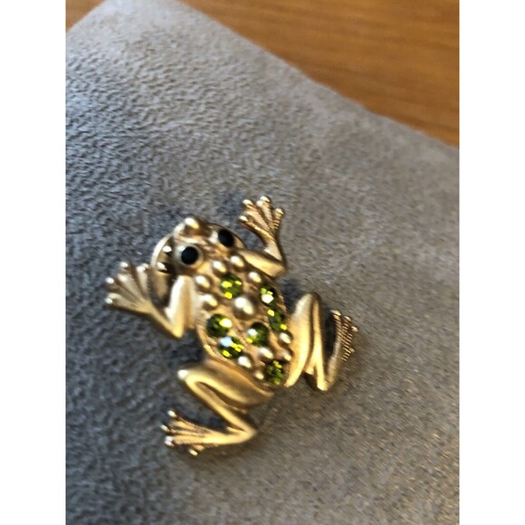 Vintage Frog W/Green Rhinestones Pin, Black Stone Eyes- Goldtone - Picture 5 of 6